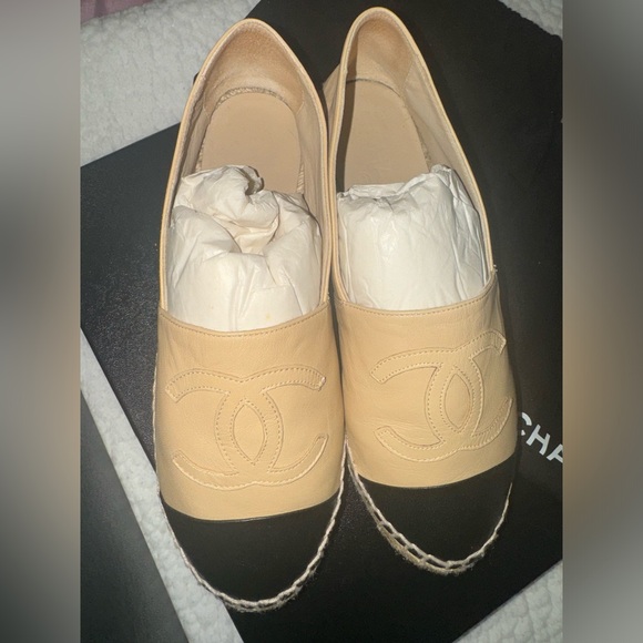 CHANEL ESPADRILLES 🦄 BEIGE BLACK IN LAMBSKIN SIZE 36 - Picture 1 of 13